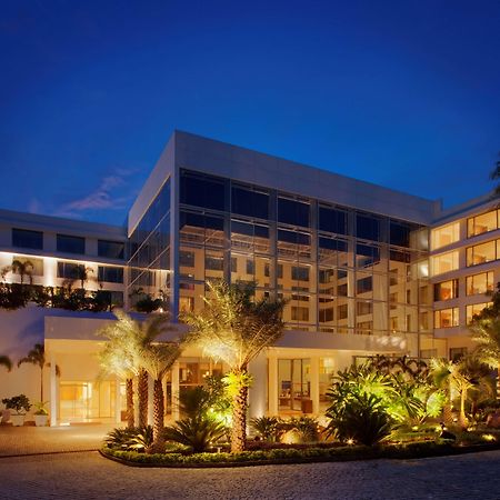 Radisson Blu Plaza Hotel Hyderabad Banjara Hills Экстерьер фото The hotel at night