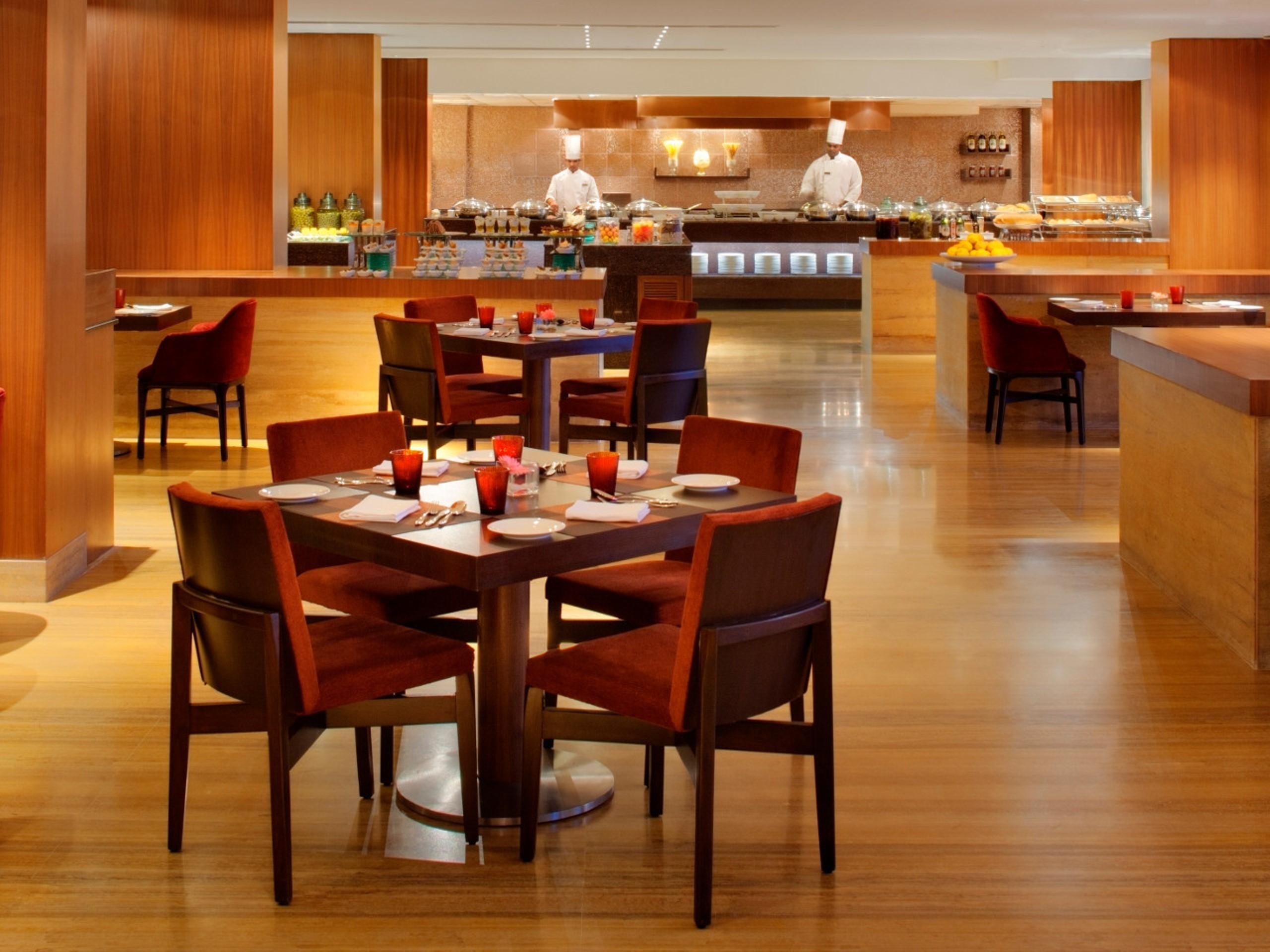 Radisson Blu Plaza Hotel Hyderabad Banjara Hills Экстерьер фото The restaurant