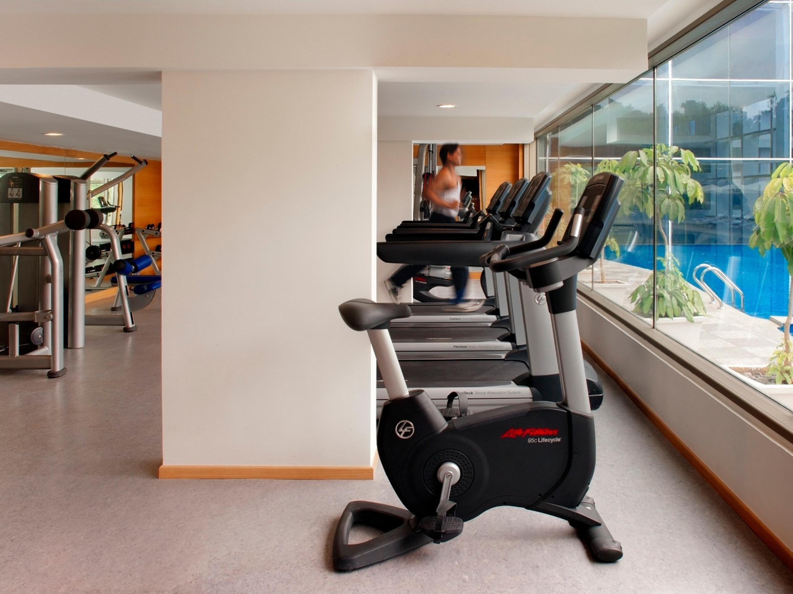 Radisson Blu Plaza Hotel Hyderabad Banjara Hills Экстерьер фото A Life Fitness 95c recumbent bike