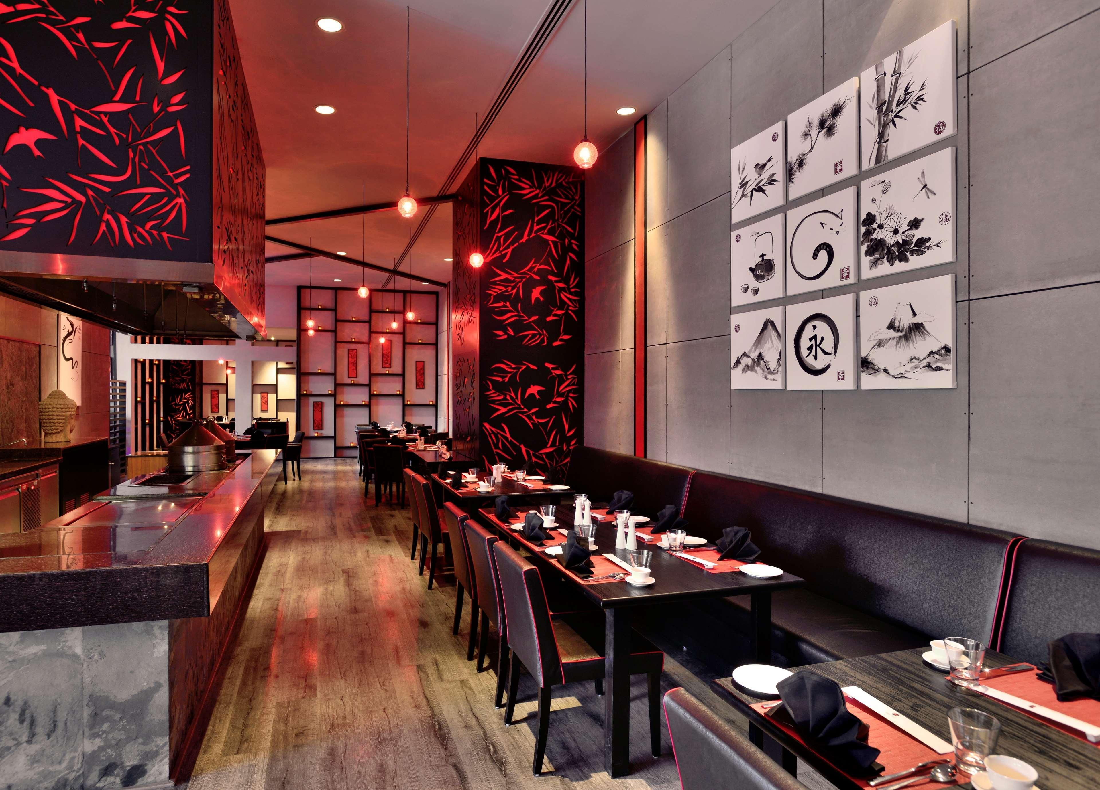 Radisson Blu Plaza Hotel Hyderabad Banjara Hills Экстерьер фото Interior of a restaurant