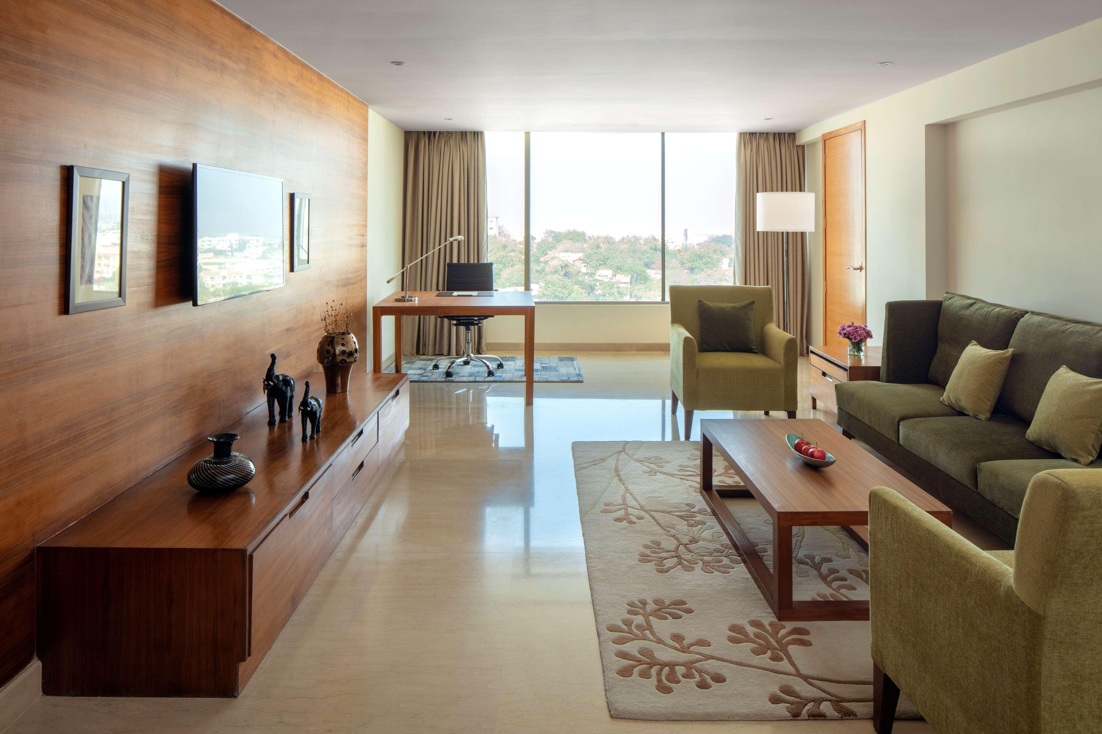 Radisson Blu Plaza Hotel Hyderabad Banjara Hills Экстерьер фото A living room at the Taj Mahal Palace, Mumbai