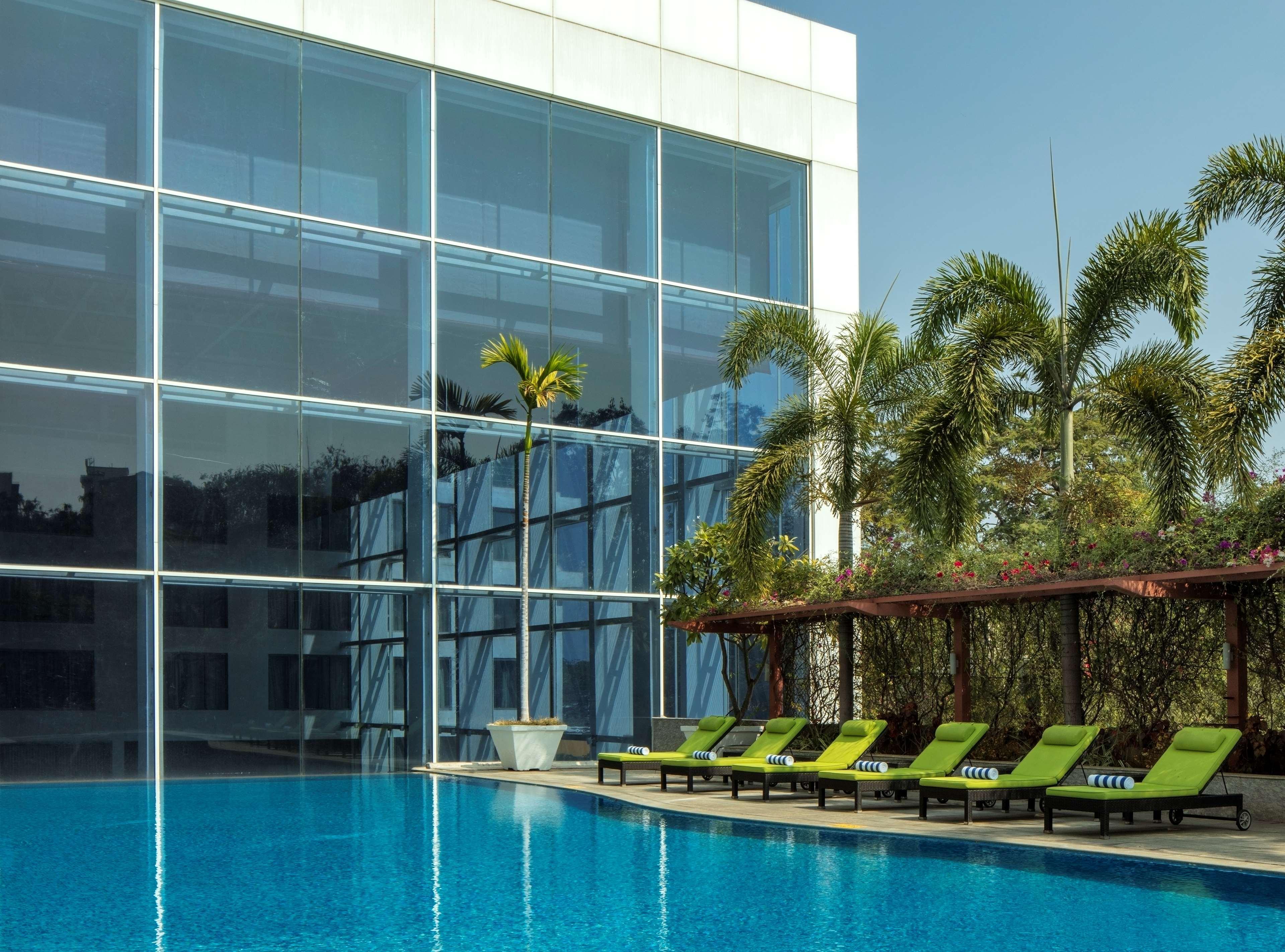 Radisson Blu Plaza Hotel Hyderabad Banjara Hills Экстерьер фото The Park, Hyderabad