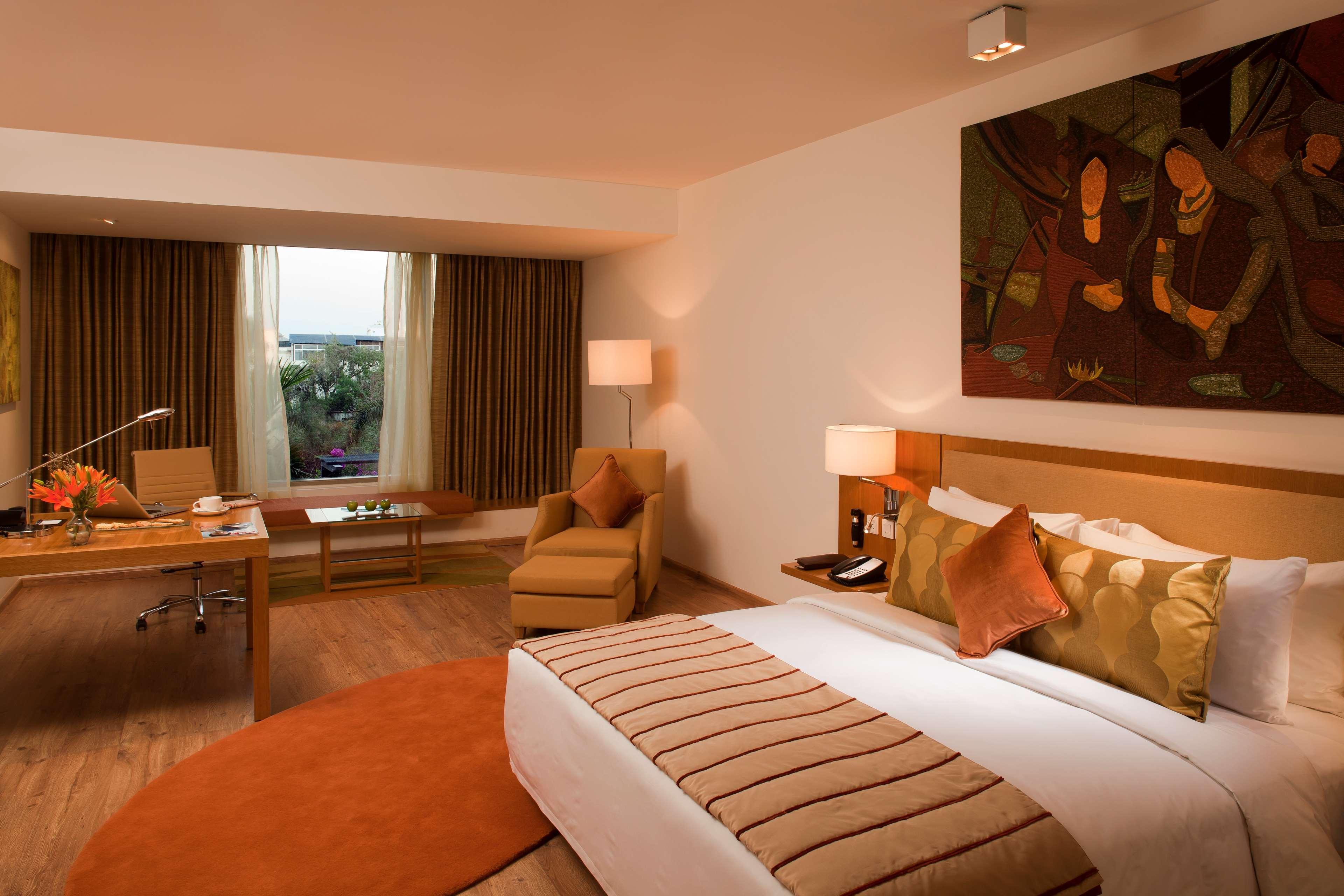 Radisson Blu Plaza Hotel Hyderabad Banjara Hills Номер фото A room at the Taj Bengal