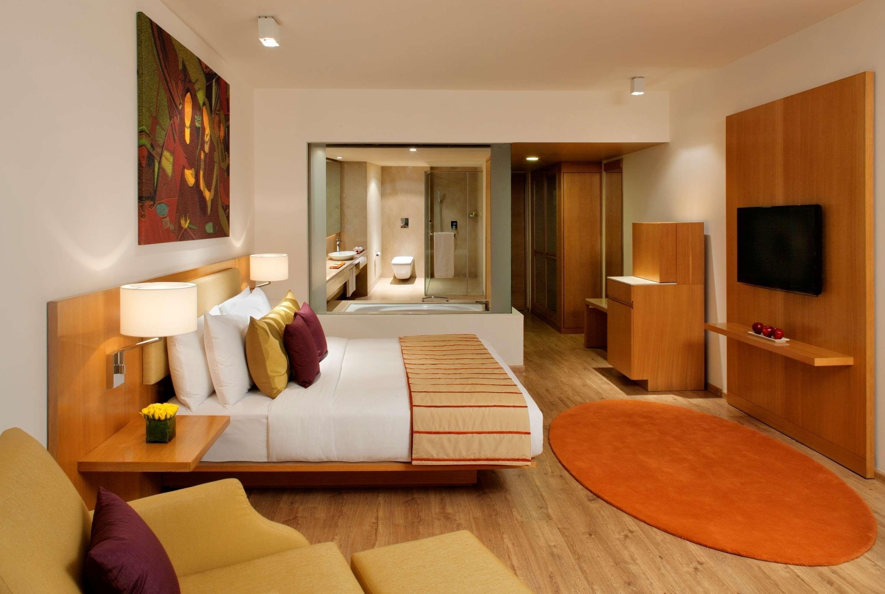 Radisson Blu Plaza Hotel Hyderabad Banjara Hills Номер фото A room at the Park Hotel, New Delhi