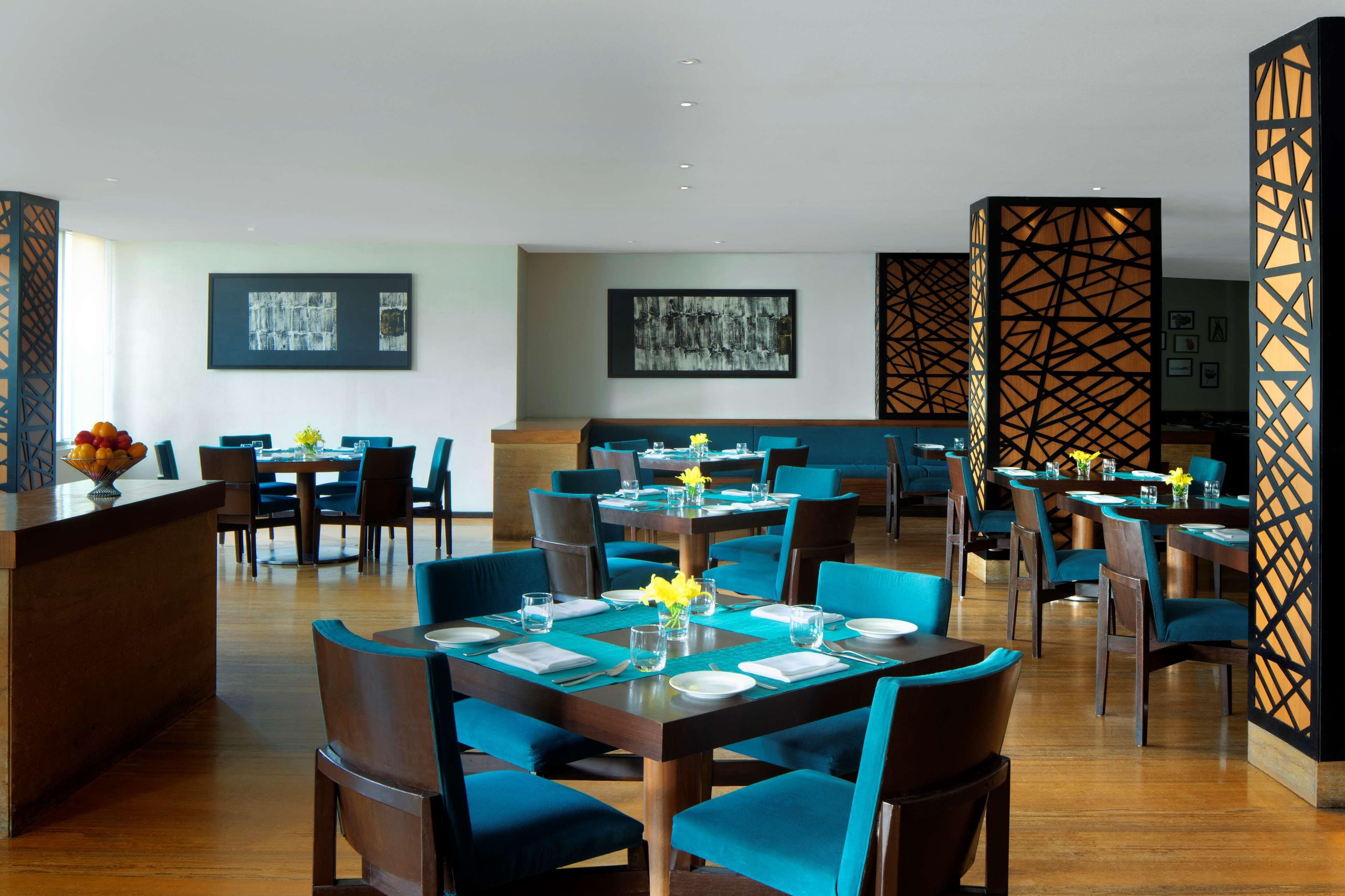 Radisson Blu Plaza Hotel Hyderabad Banjara Hills Экстерьер фото The Park, Hyderabad