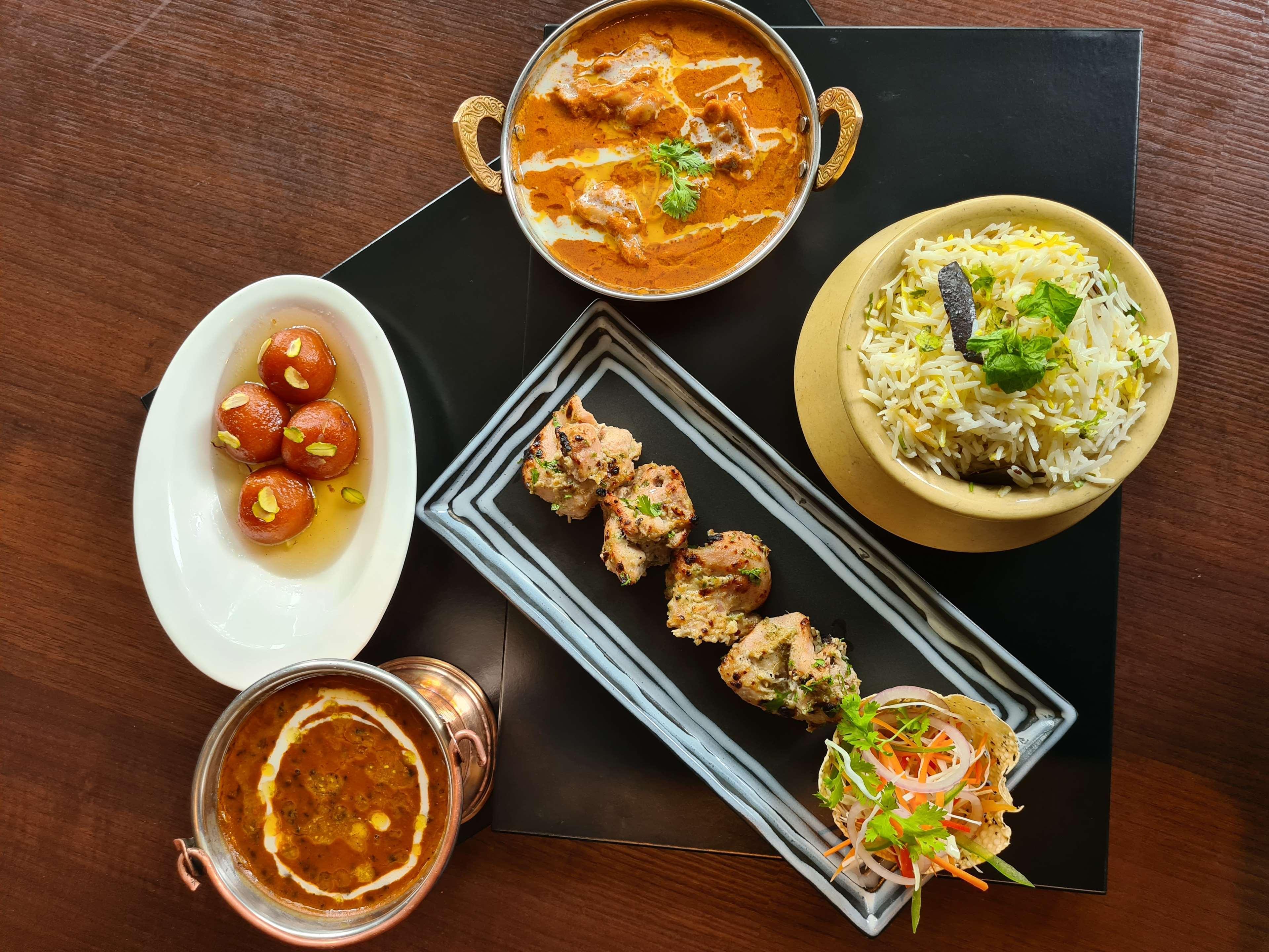 Radisson Blu Plaza Hotel Hyderabad Banjara Hills Экстерьер фото Indian cuisine