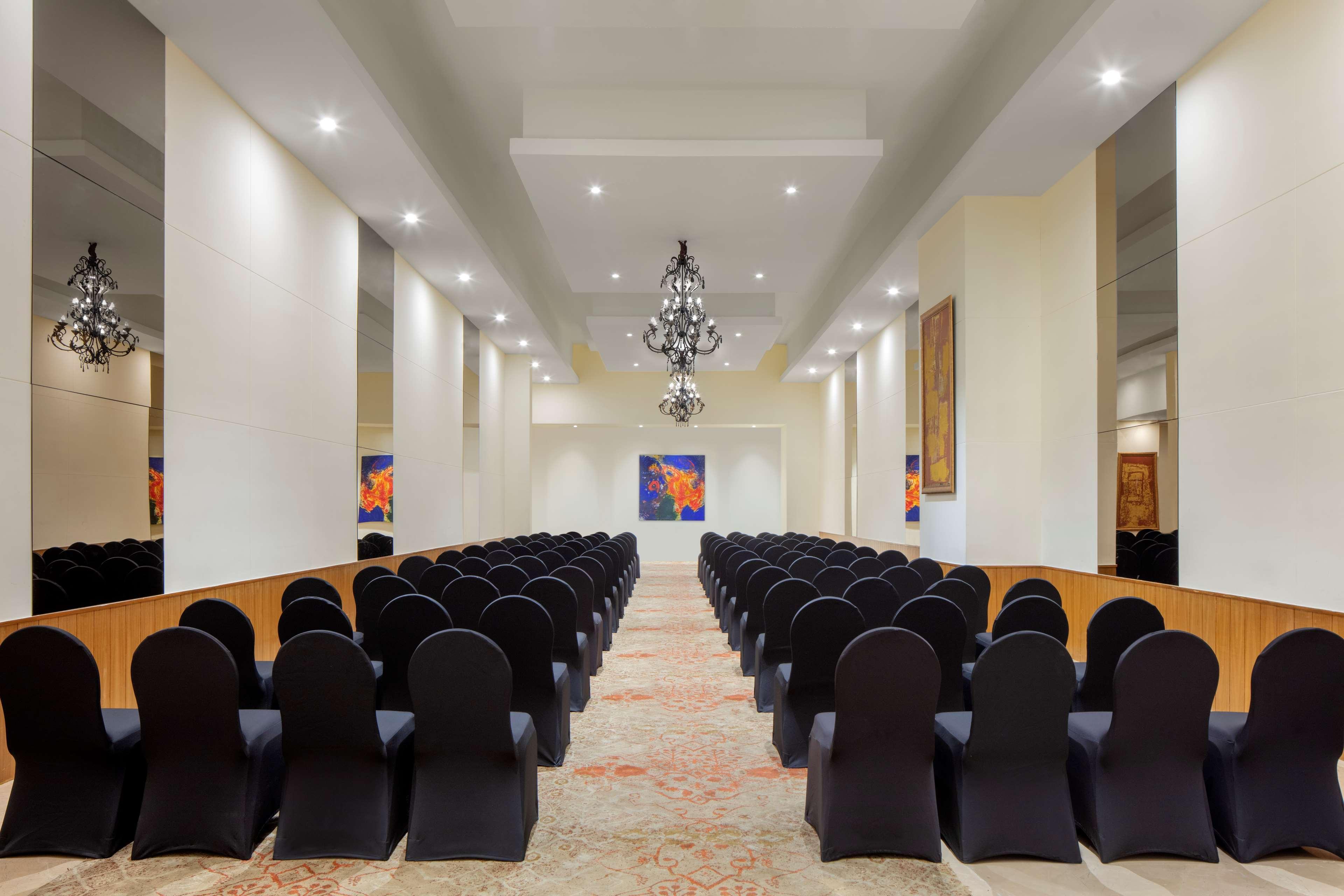 Radisson Blu Plaza Hotel Hyderabad Banjara Hills Экстерьер фото The ballroom